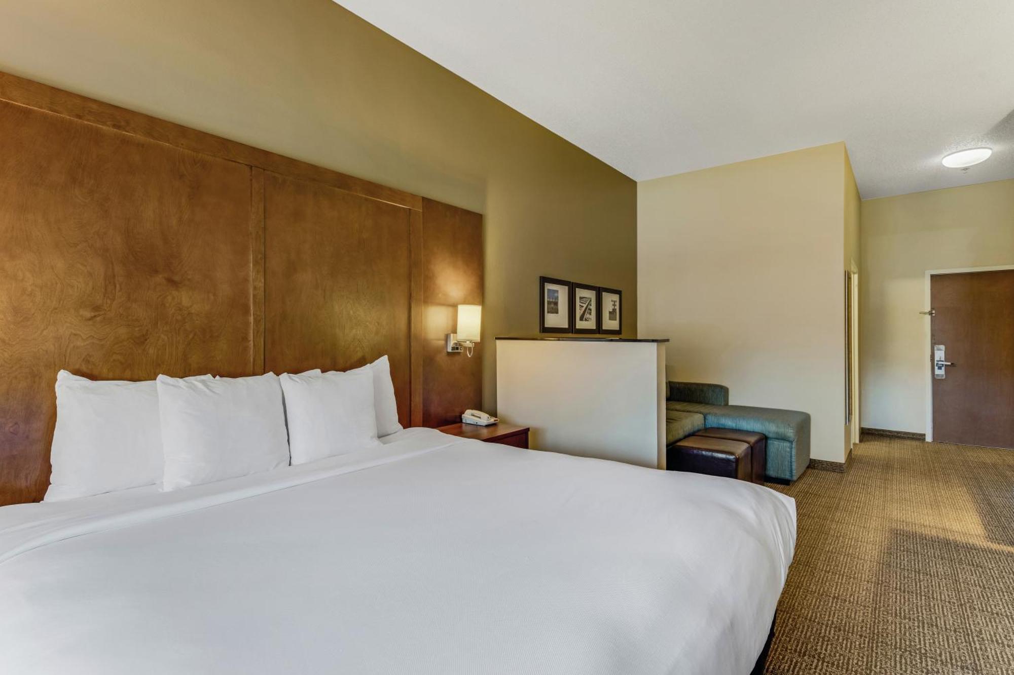 Comfort Suites Huntsville Midcity District At Research Park Buitenkant foto