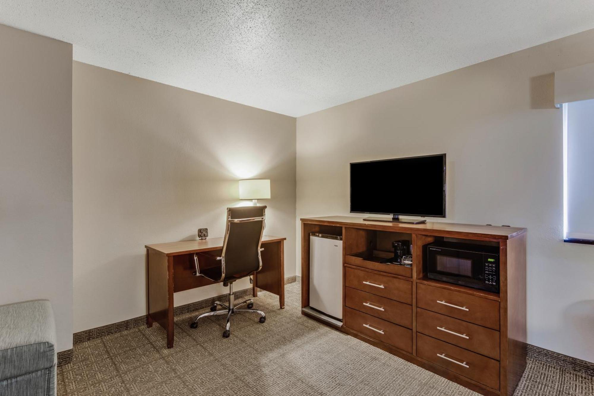 Comfort Suites Huntsville Midcity District At Research Park Buitenkant foto