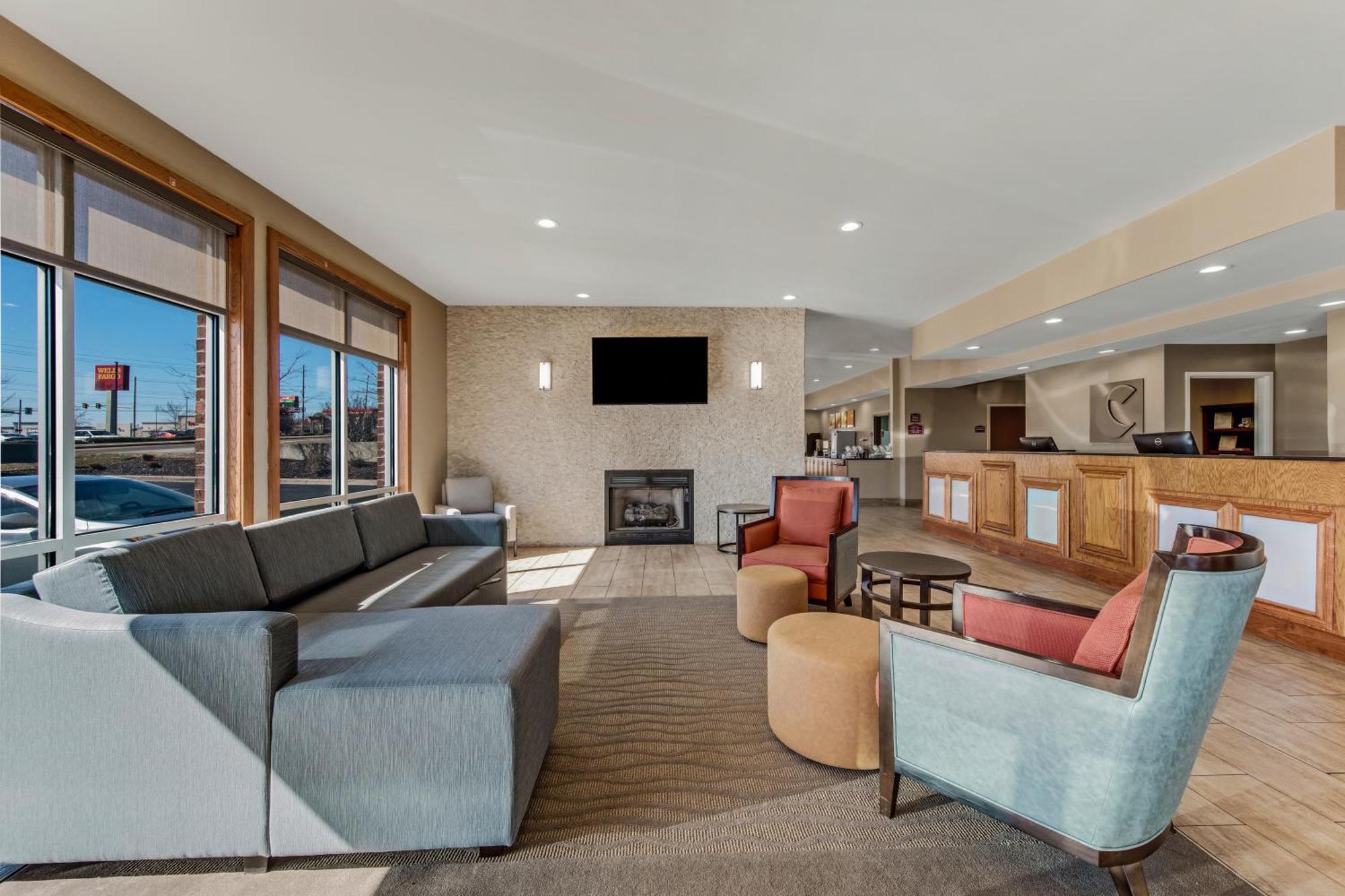 Comfort Suites Huntsville Midcity District At Research Park Buitenkant foto